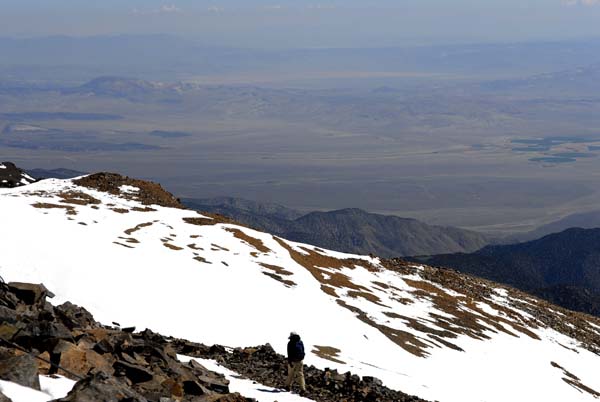 Hiking along at 14,000 ft ridge of White Mountain.